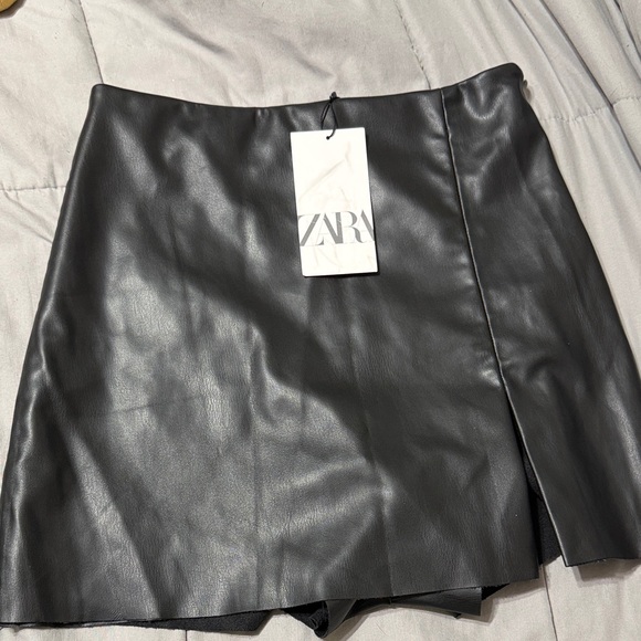 Zara faux leather skort - Picture 2 of 6